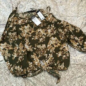Brand new shirt women’s blouse never worn